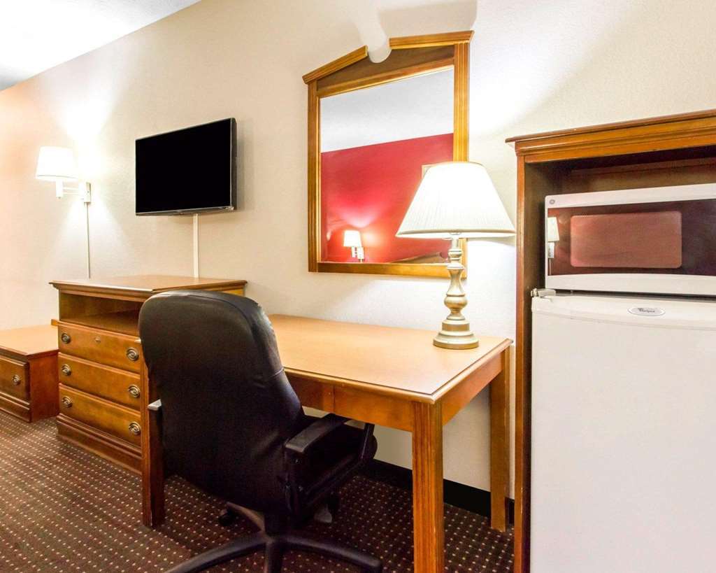Americas Best Value Inn Opelika Szoba fotó
