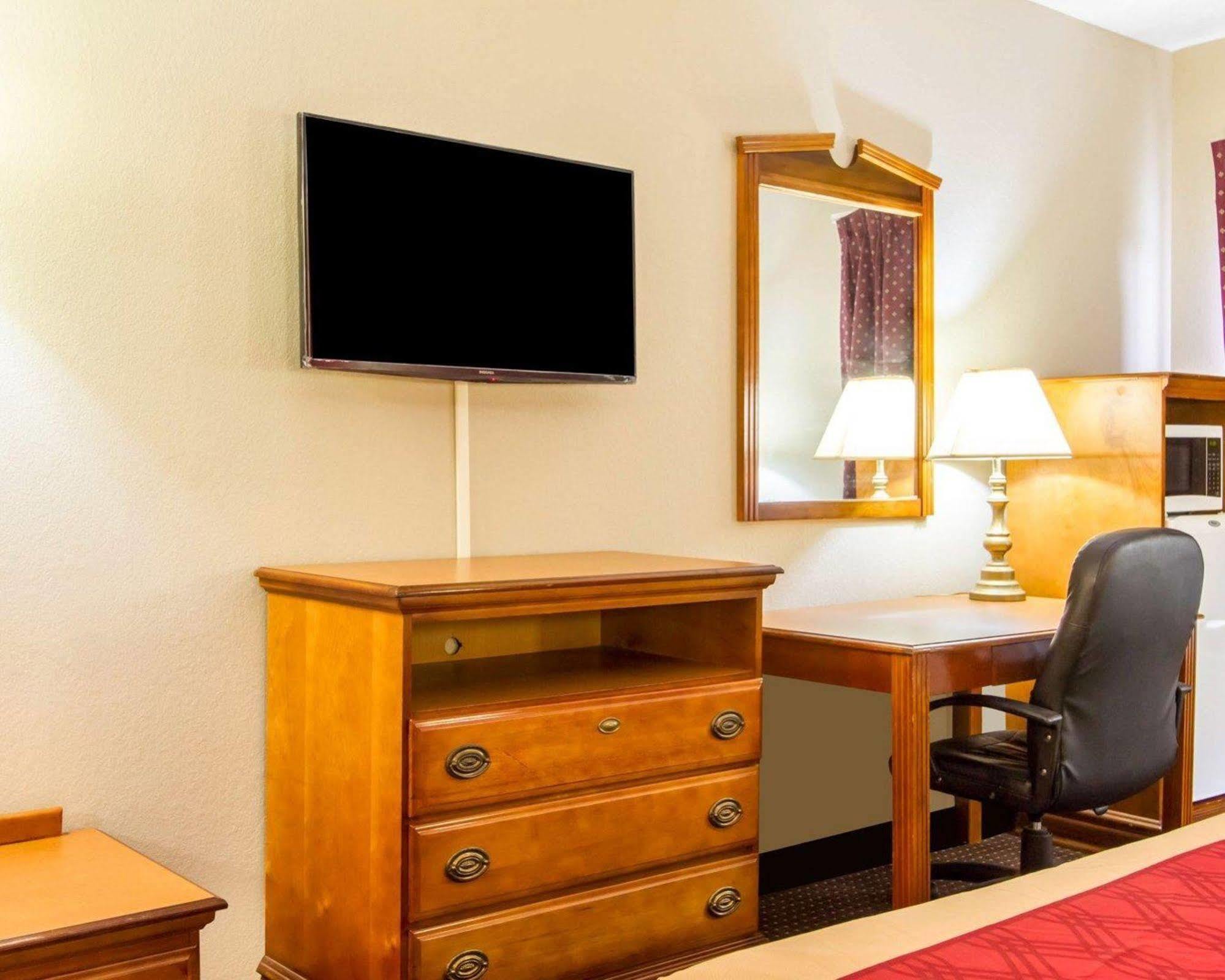 Americas Best Value Inn Opelika Kültér fotó
