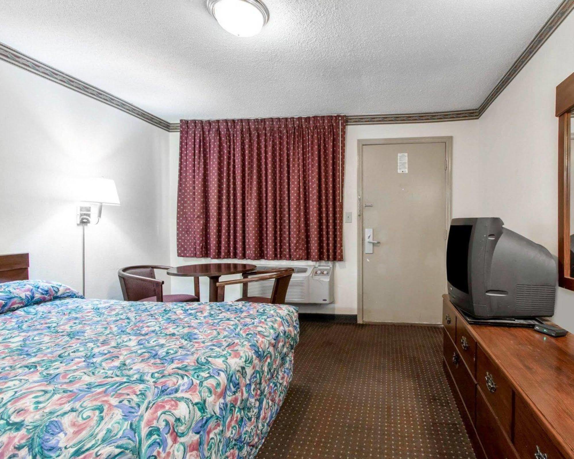 Americas Best Value Inn Opelika Kültér fotó