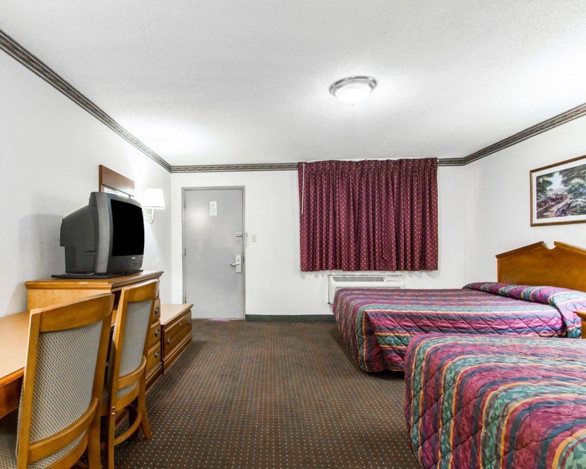 Americas Best Value Inn Opelika Kültér fotó